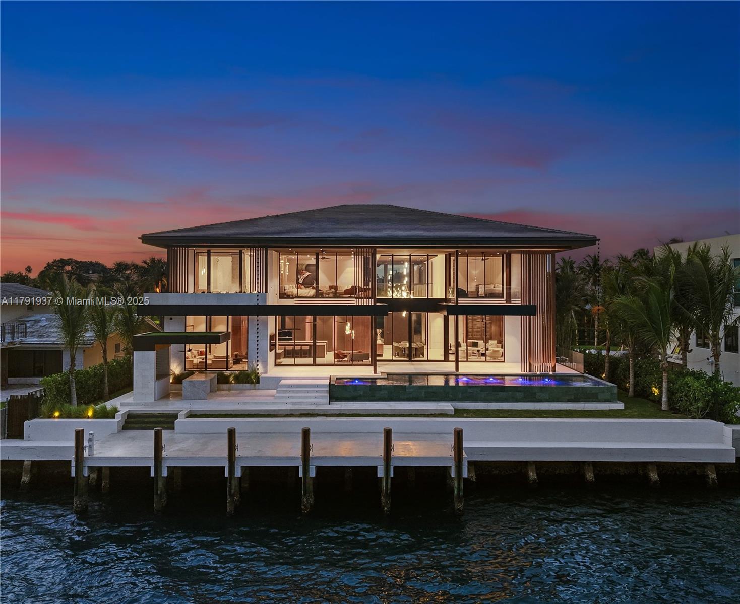 11404 N Bayshore Dr, North Miami, Miami-Dade County, Florida - 7 Bedrooms  
8.5 Bathrooms - 