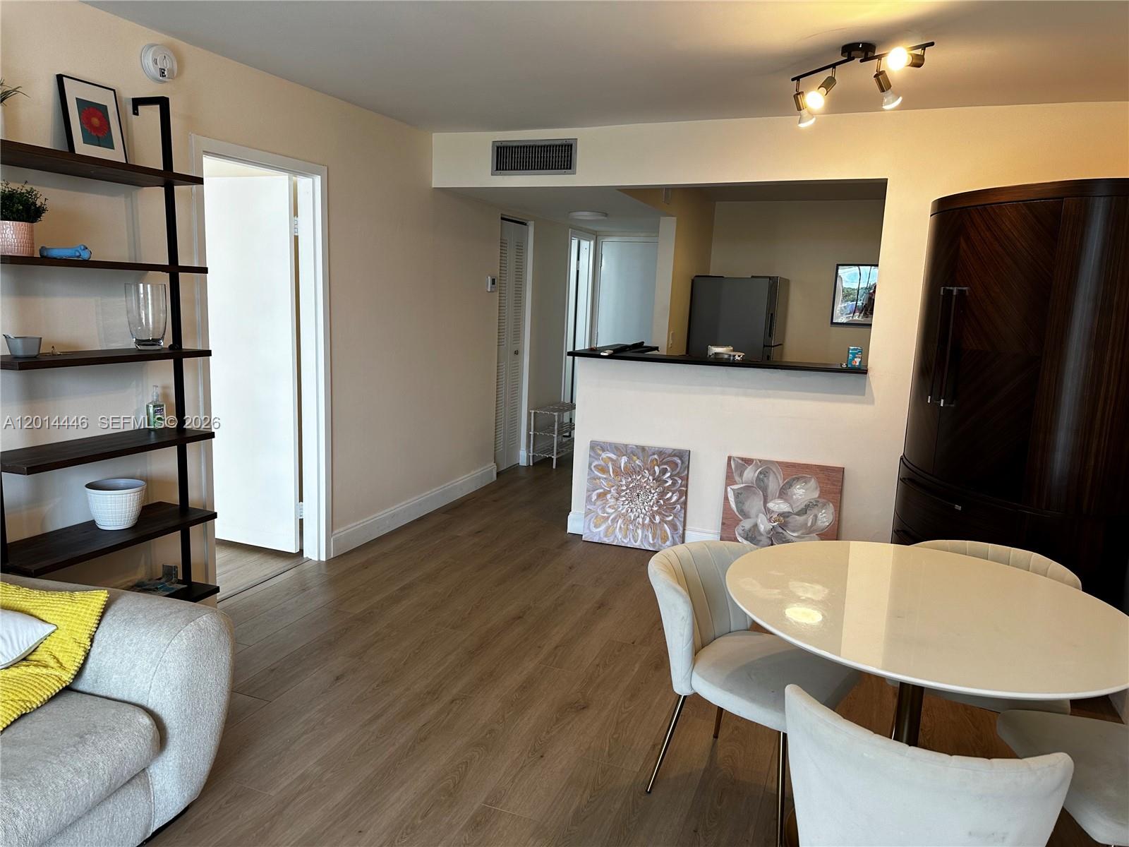 CARLTON BAY CONDO - Residential Lease