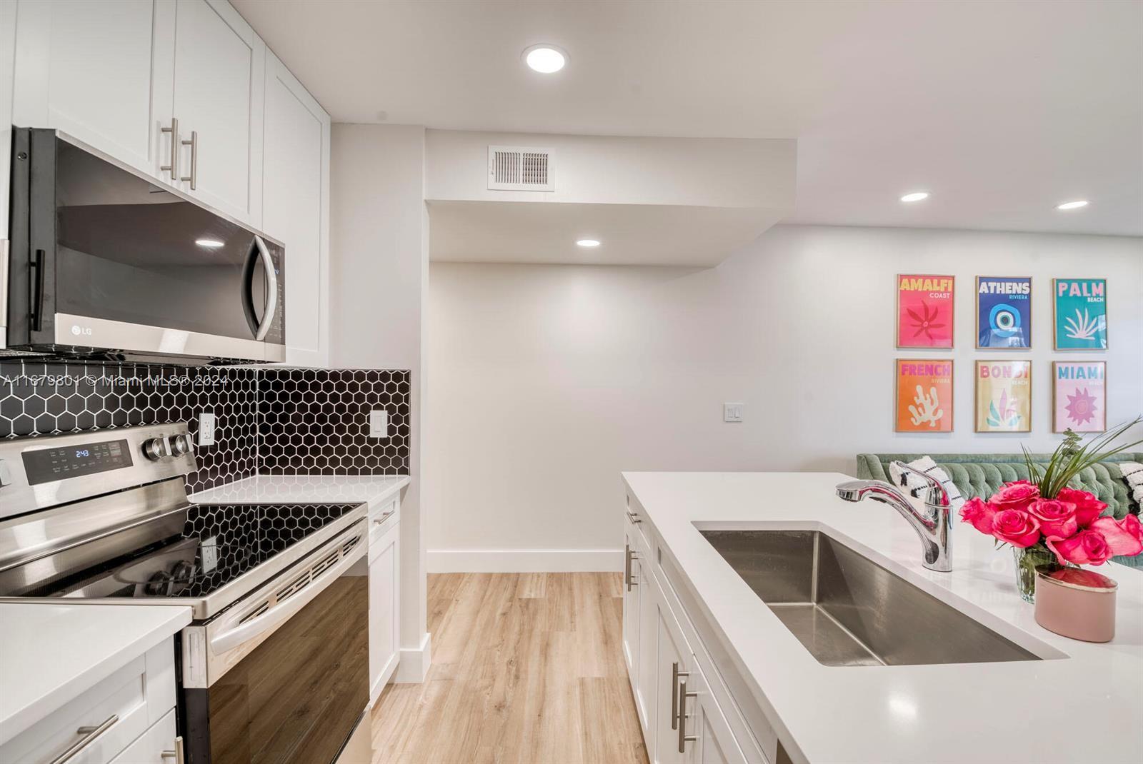 CYPRESS POINT - Residential