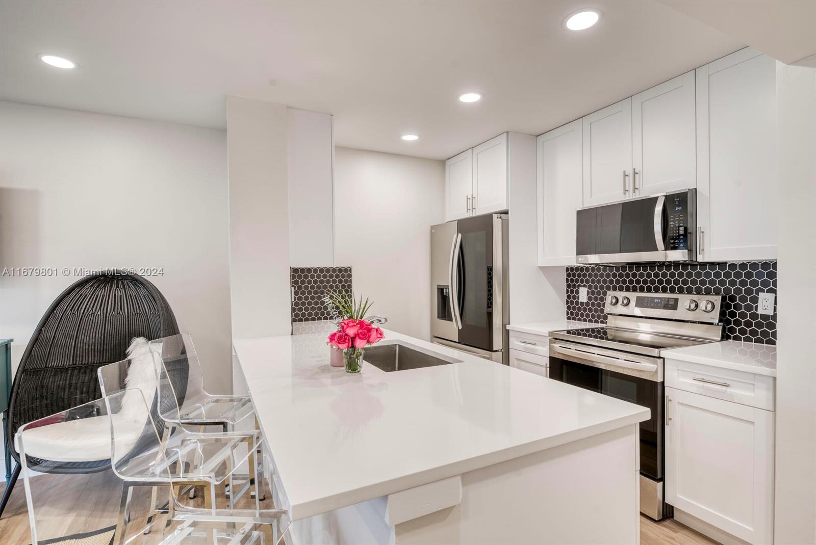 CYPRESS POINT - Residential