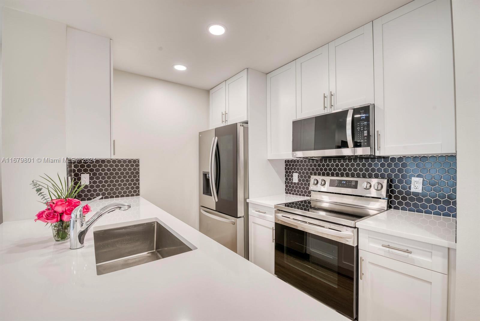 CYPRESS POINT - Residential