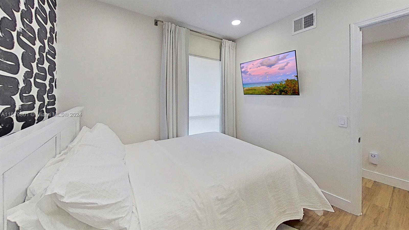 CYPRESS POINT - Residential
