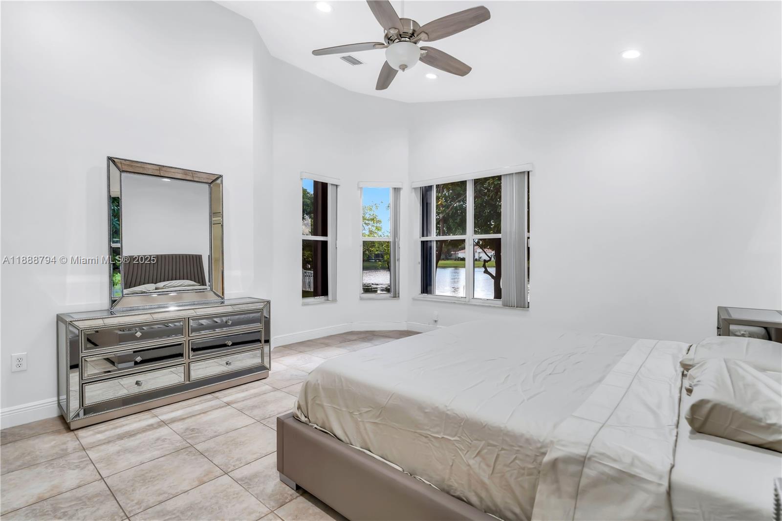 SUNSET LAKES PLAT TWO - Residential