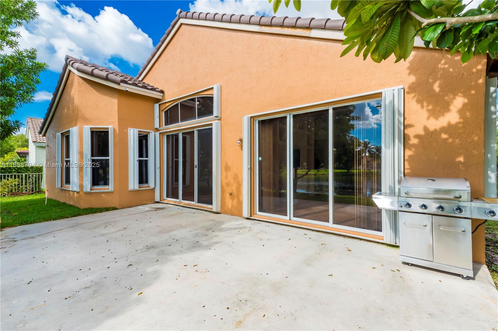 SUNSET LAKES PLAT TWO - Residential