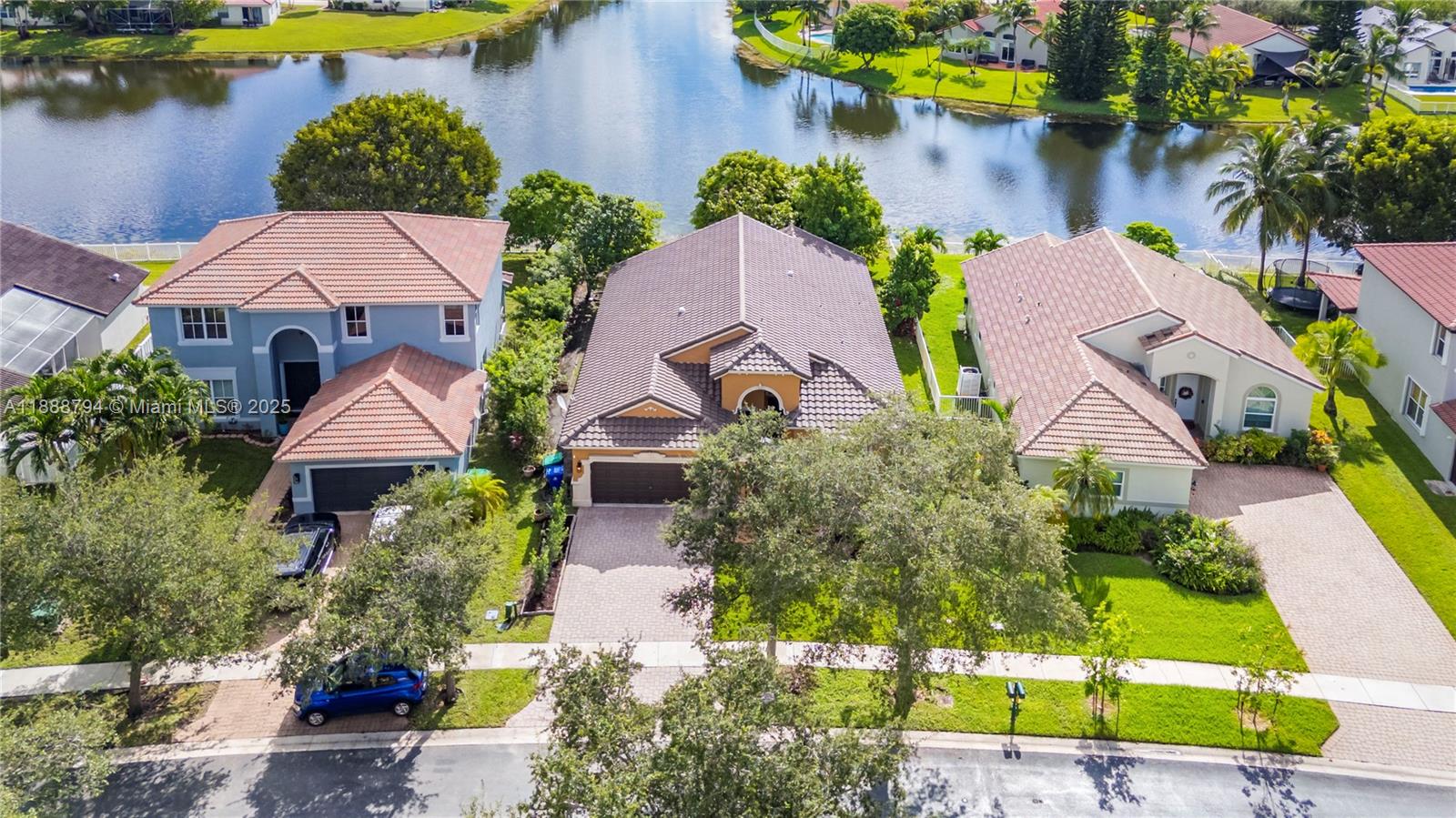 SUNSET LAKES PLAT TWO - Residential