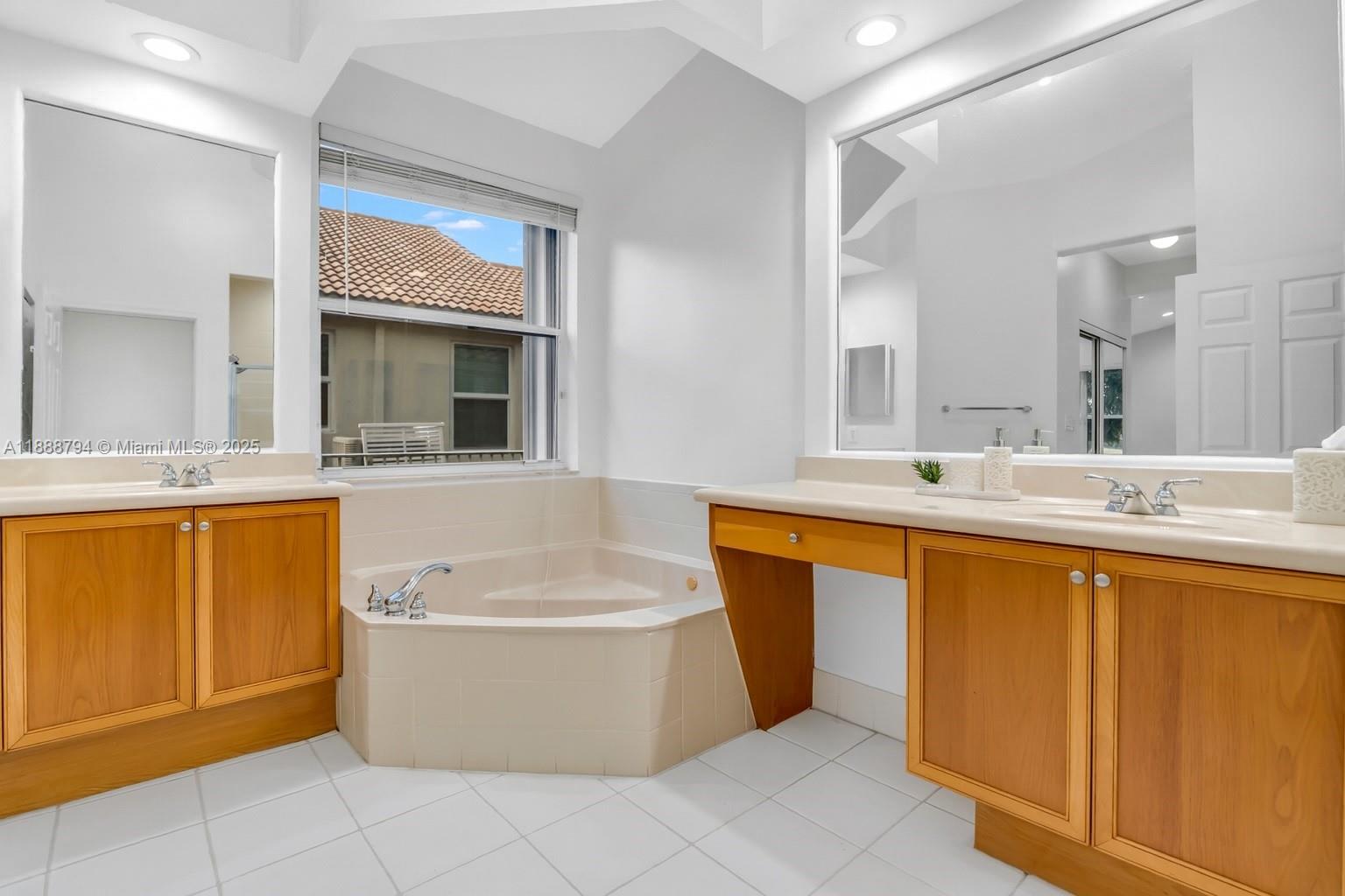SUNSET LAKES PLAT TWO - Residential