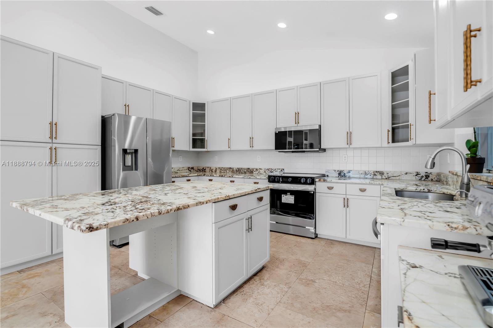 SUNSET LAKES PLAT TWO - Residential
