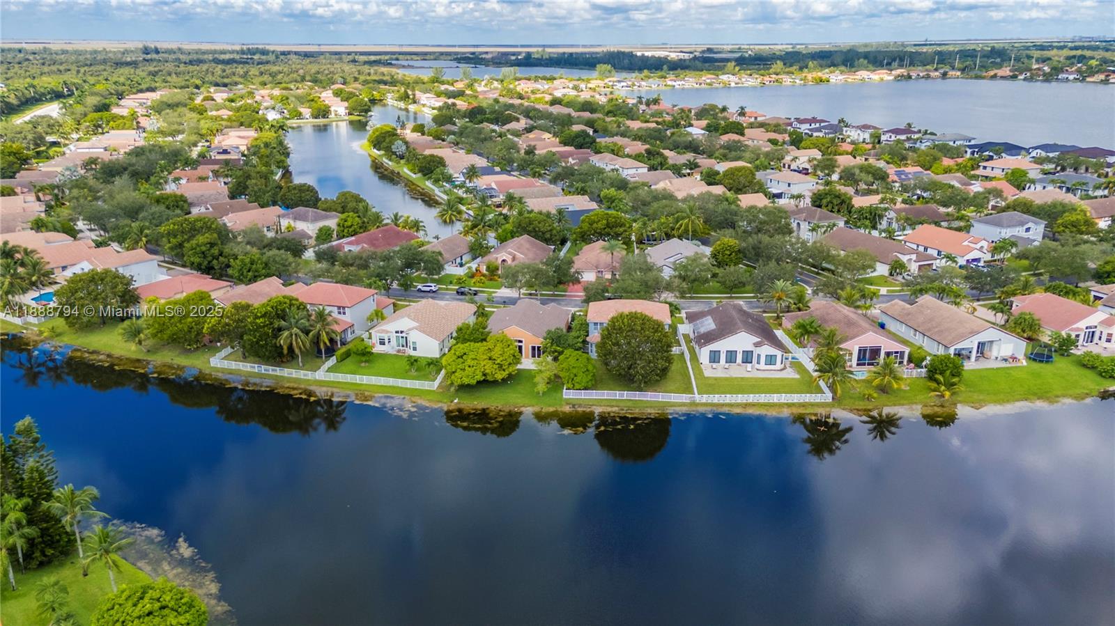 SUNSET LAKES PLAT TWO - Residential