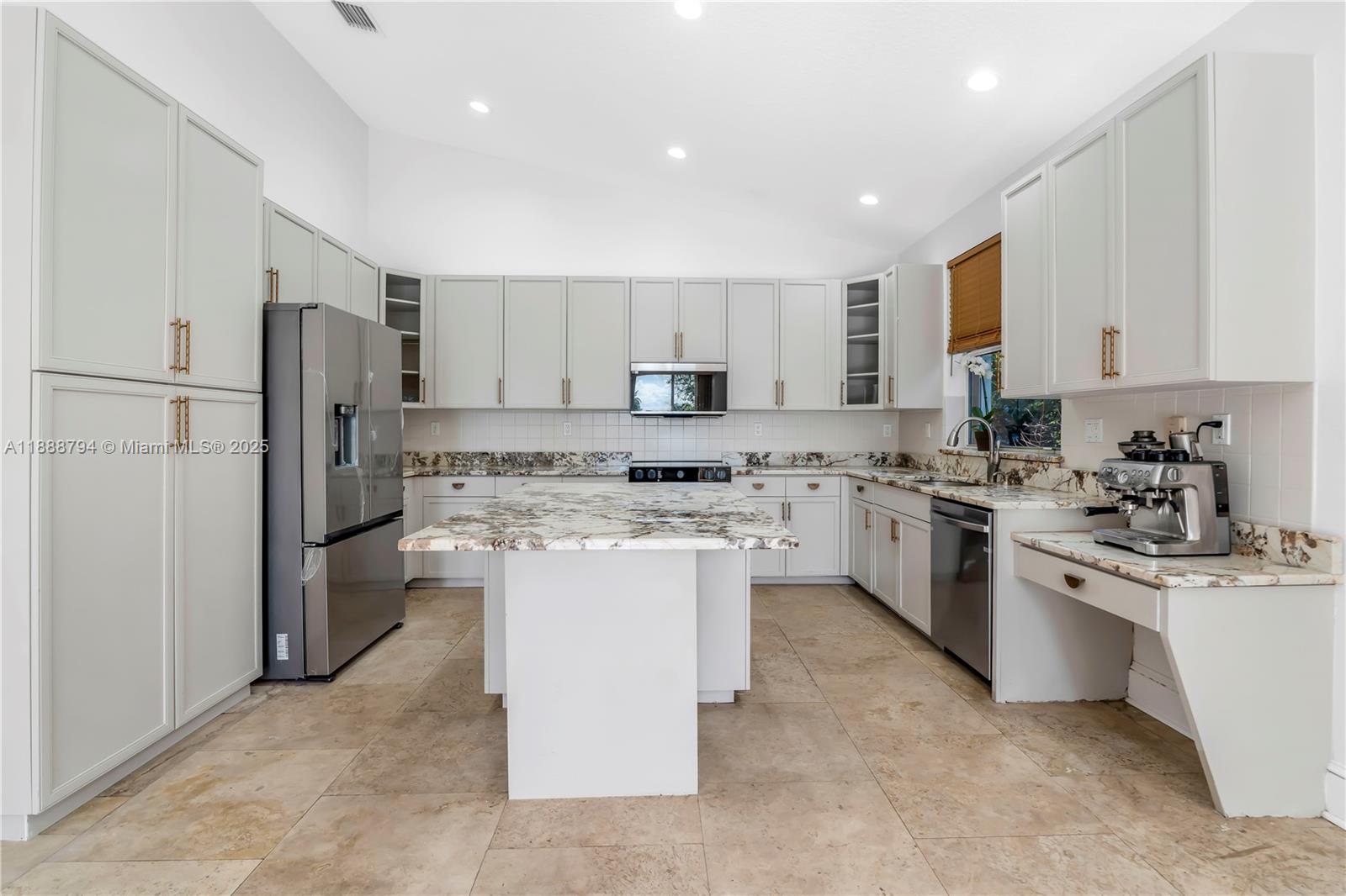 SUNSET LAKES PLAT TWO - Residential
