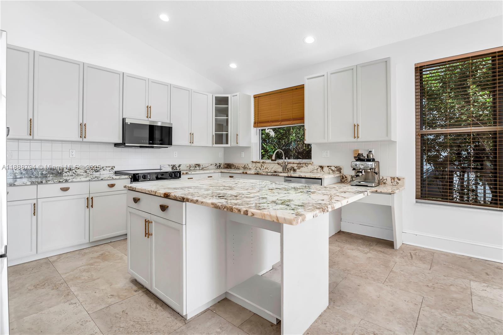 SUNSET LAKES PLAT TWO - Residential