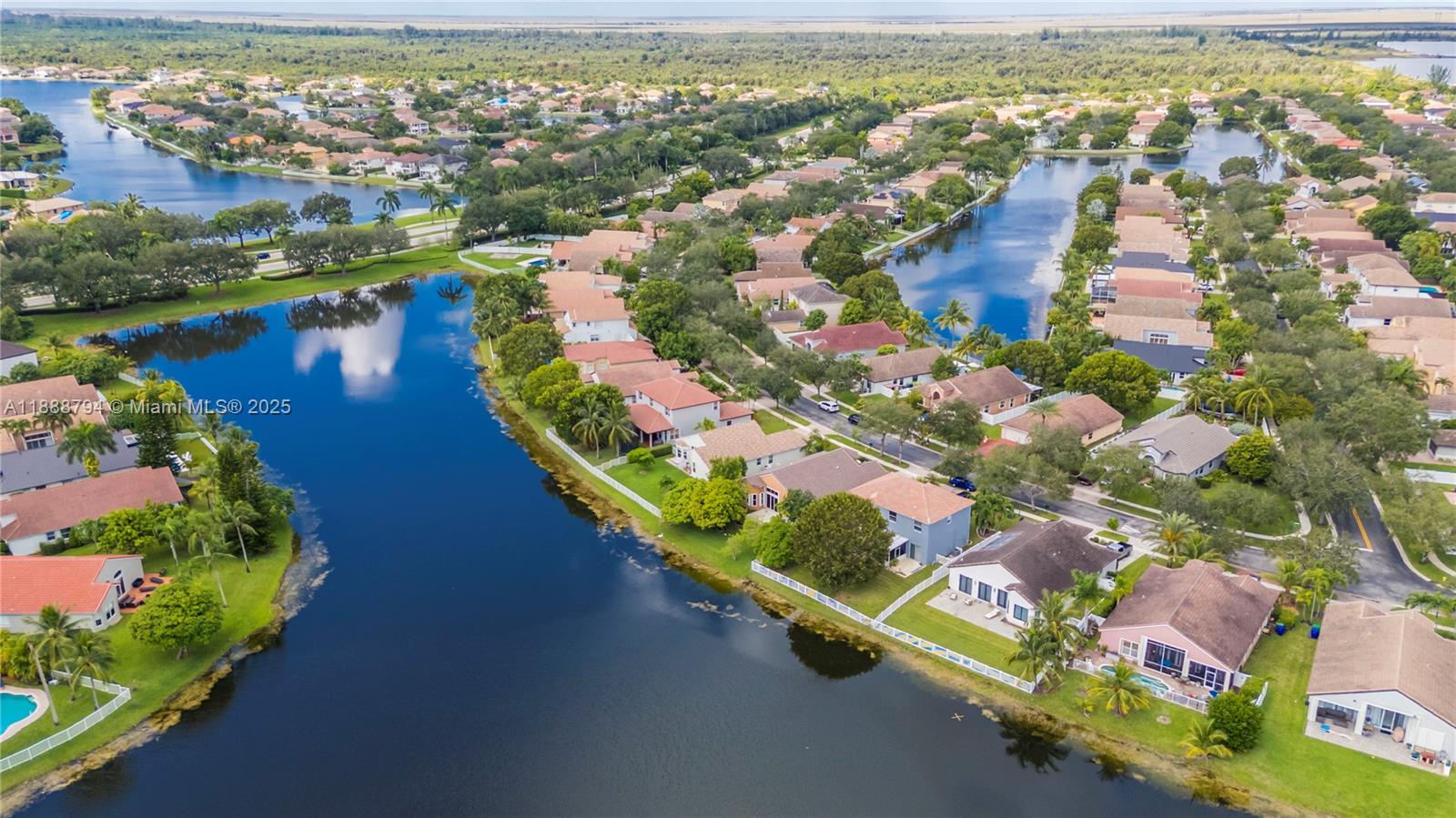 SUNSET LAKES PLAT TWO - Residential