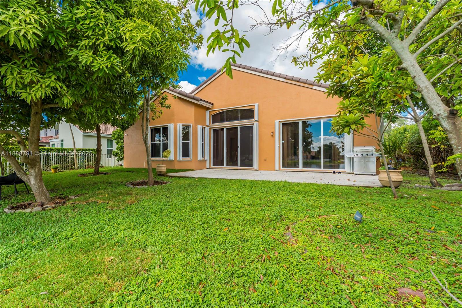 SUNSET LAKES PLAT TWO - Residential