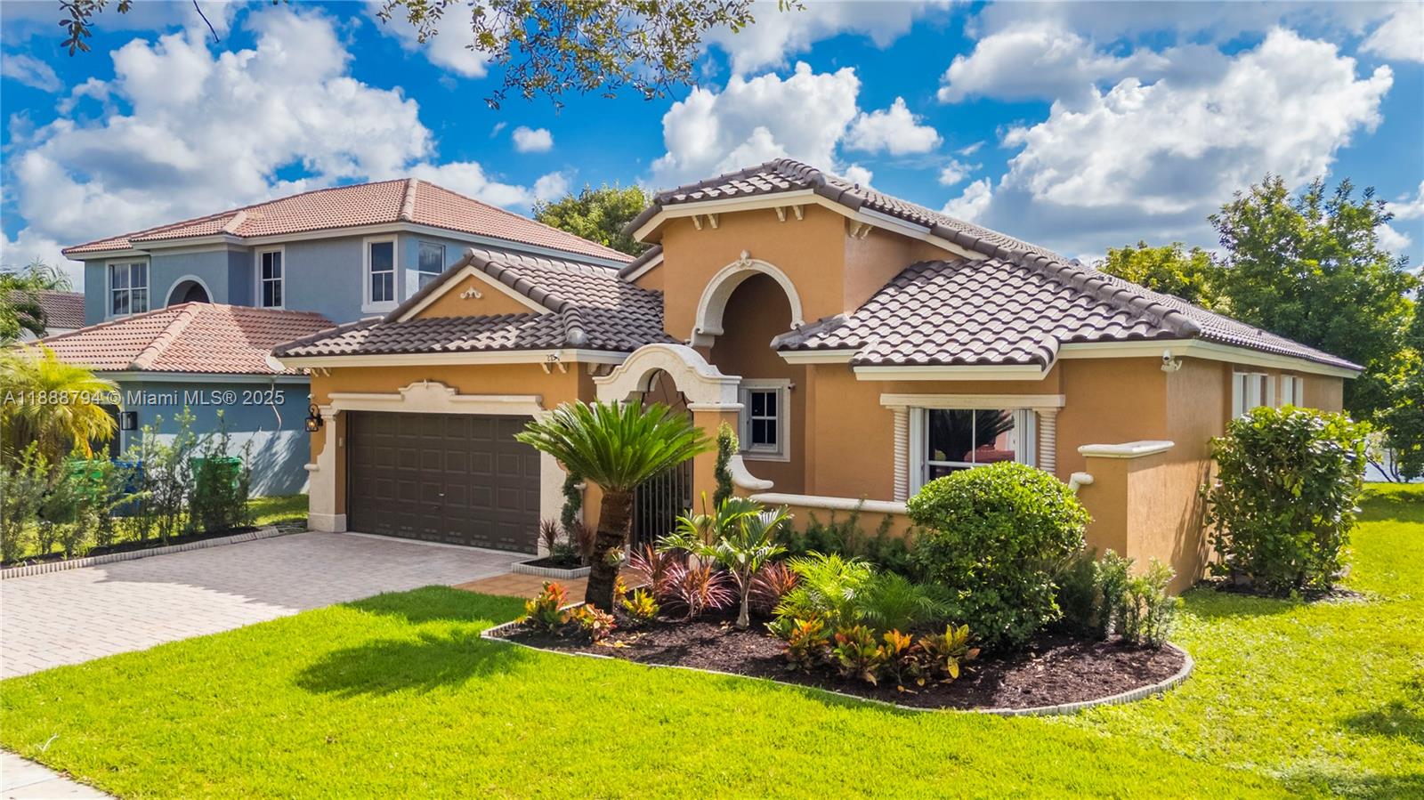 SUNSET LAKES PLAT TWO - Residential