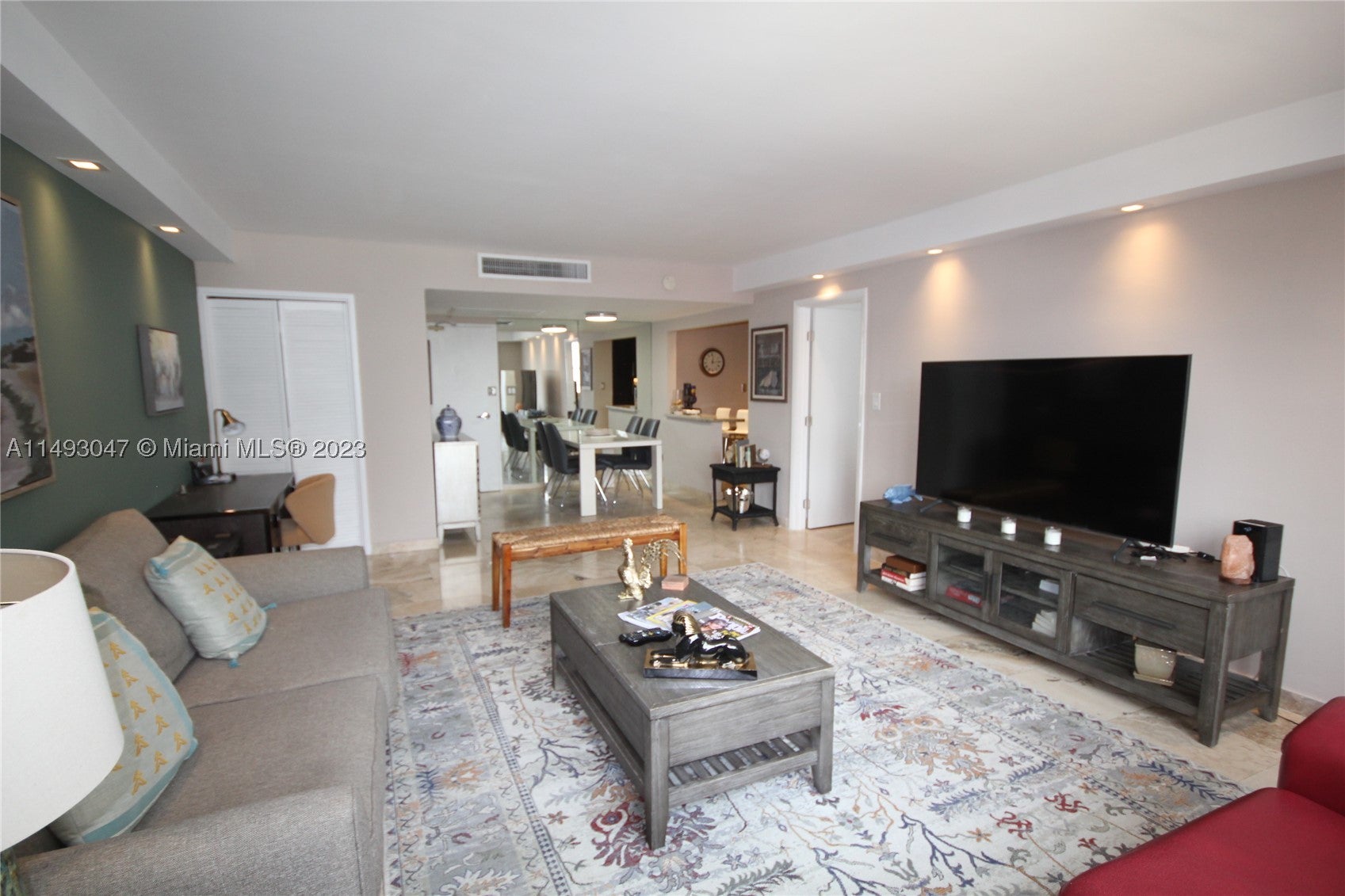 5161 Collins Ave 1610