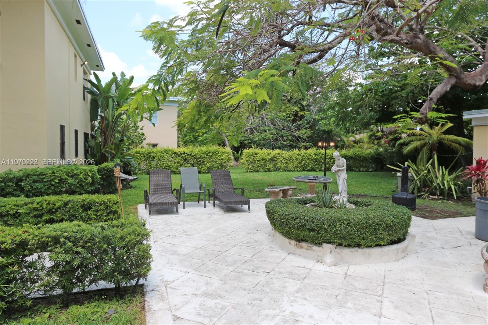 THE ROYAL GARDENS - Residential Lease