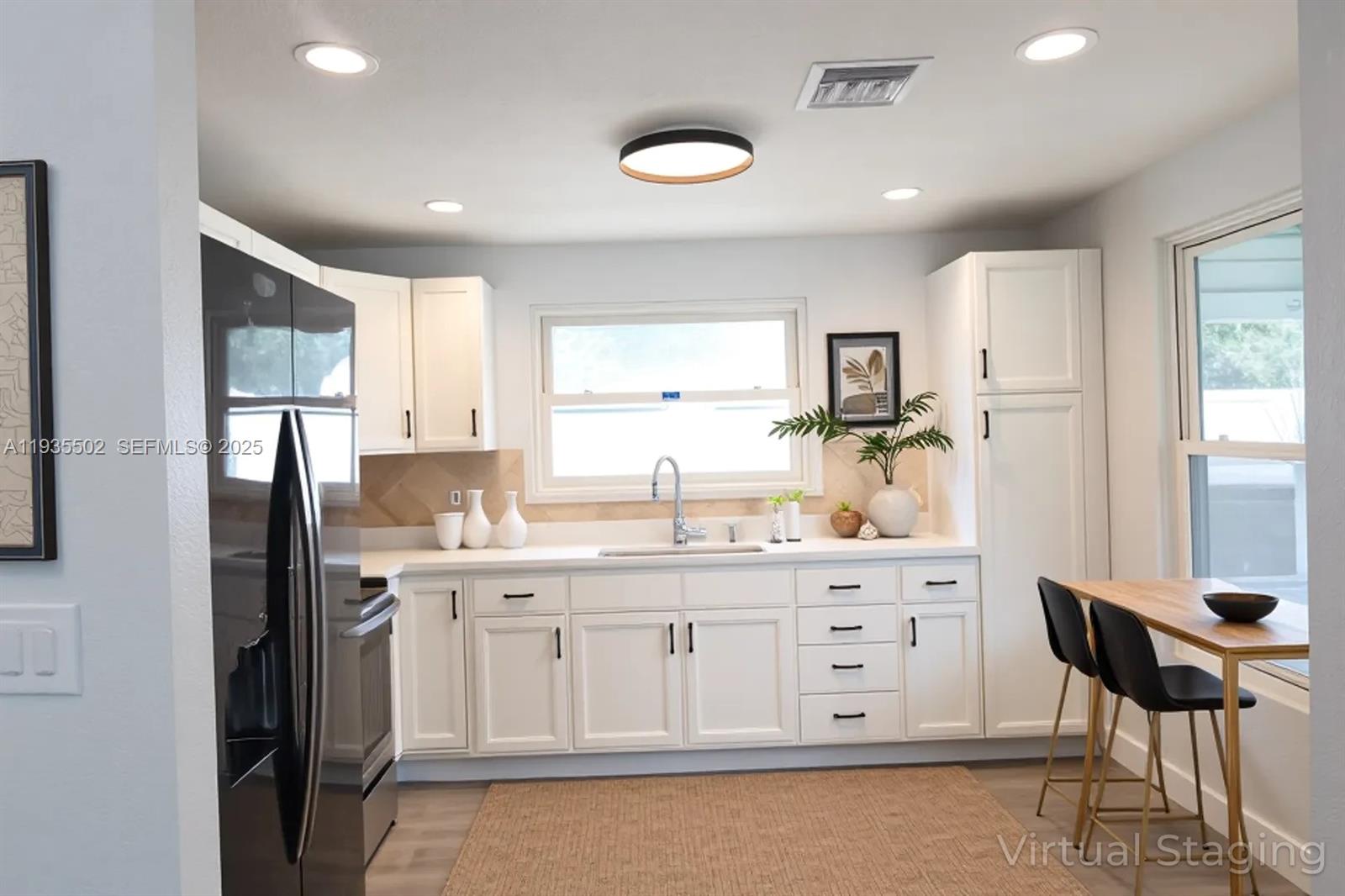 1762-1760 Woodward AVE