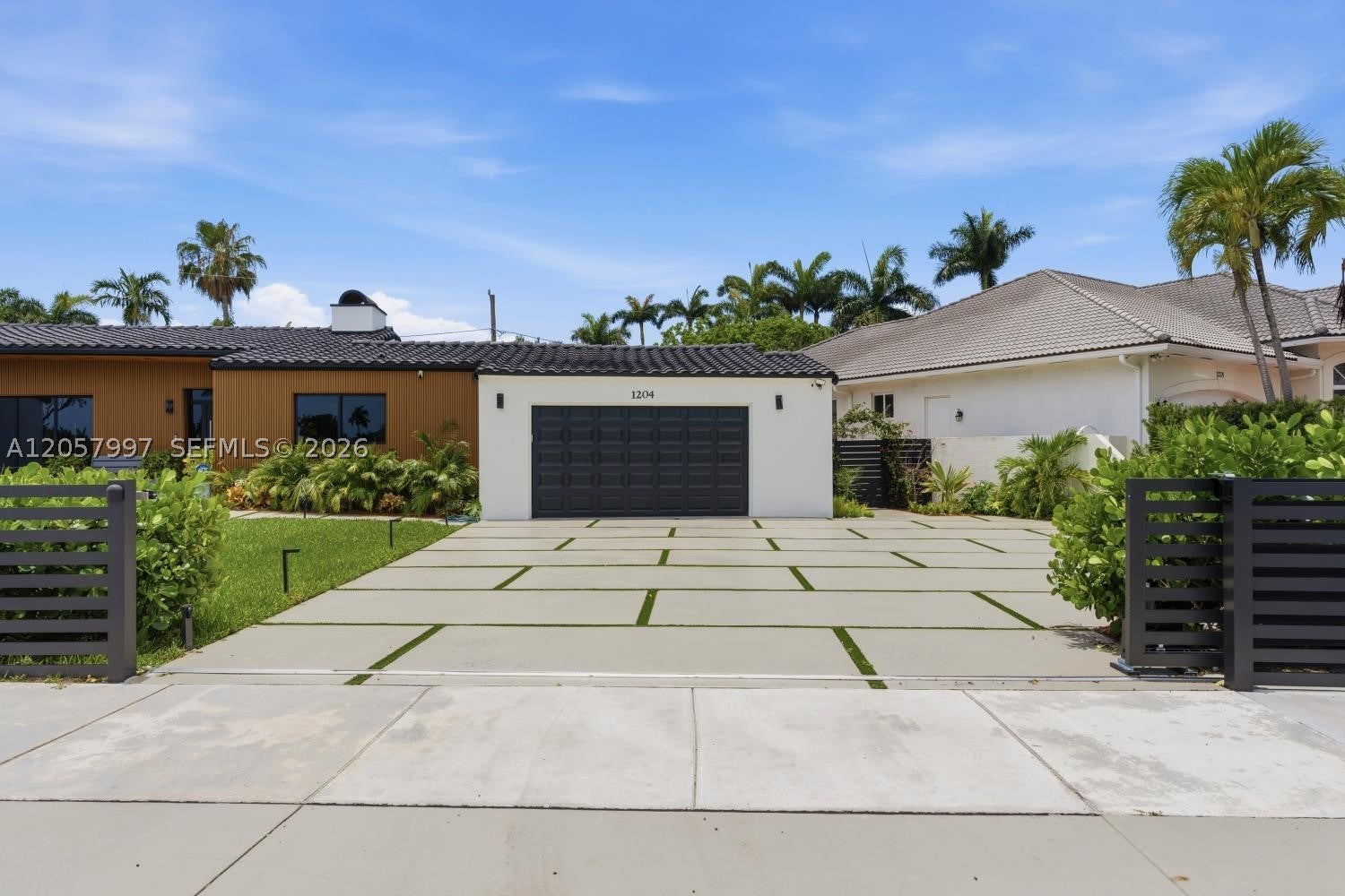 1204 S Northlake Dr