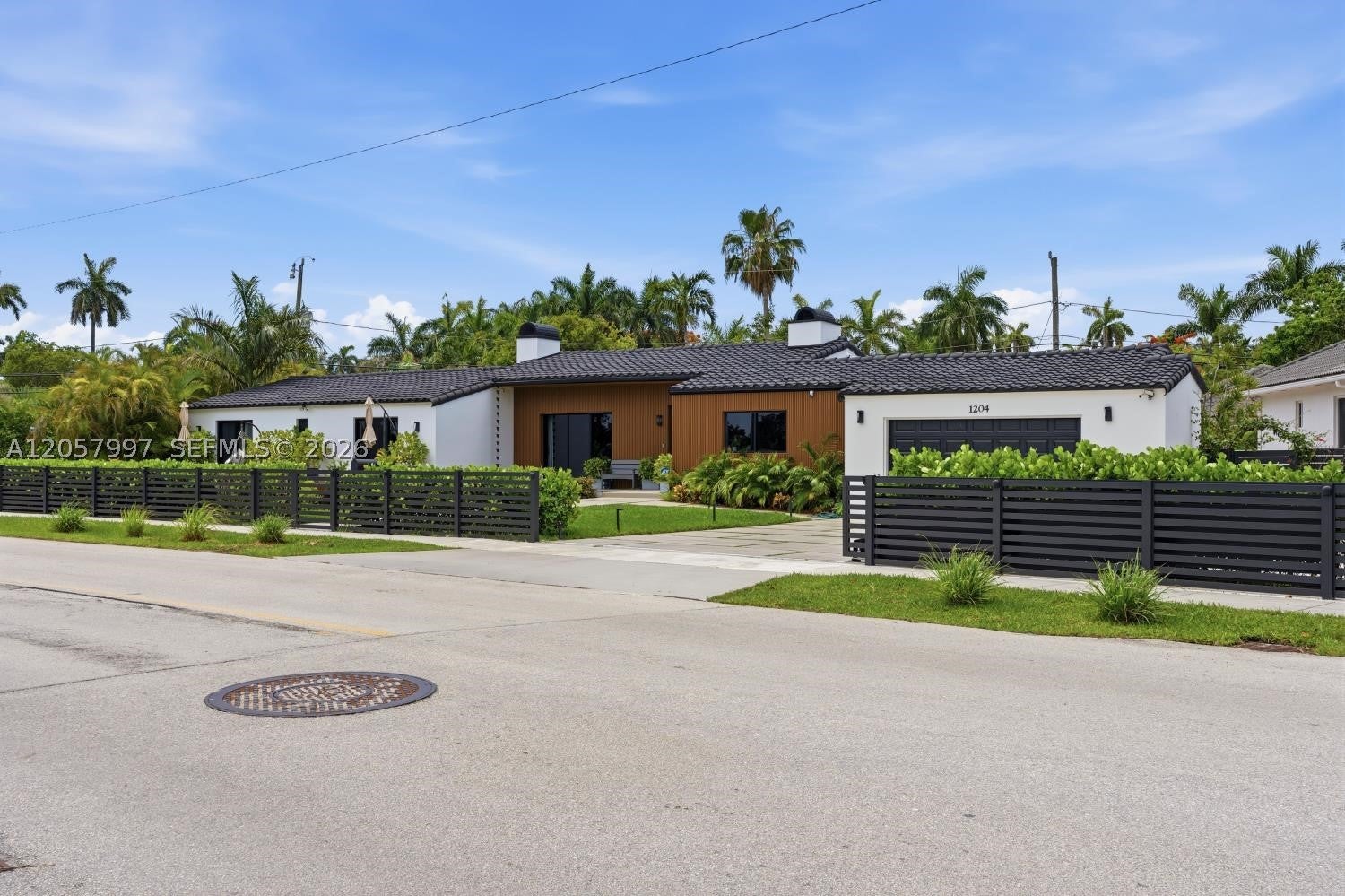 1204 S Northlake Dr, Hollywood FL 33019