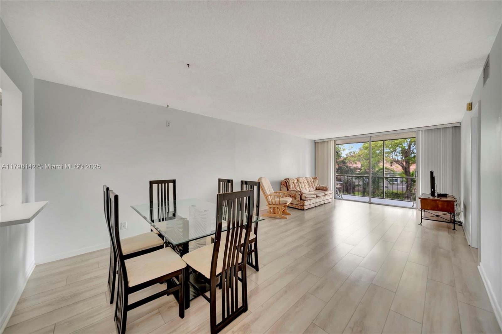 2571 Aragon Blvd 220