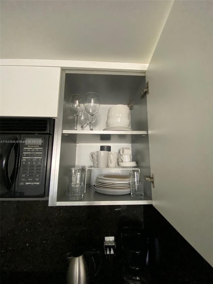 BEACH CLUB CONDO - Residential Lease