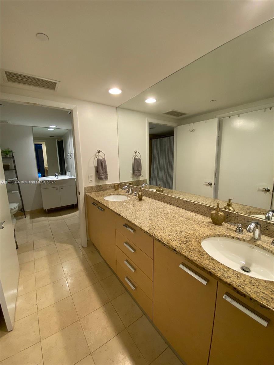 BEACH CLUB CONDO - Residential Lease