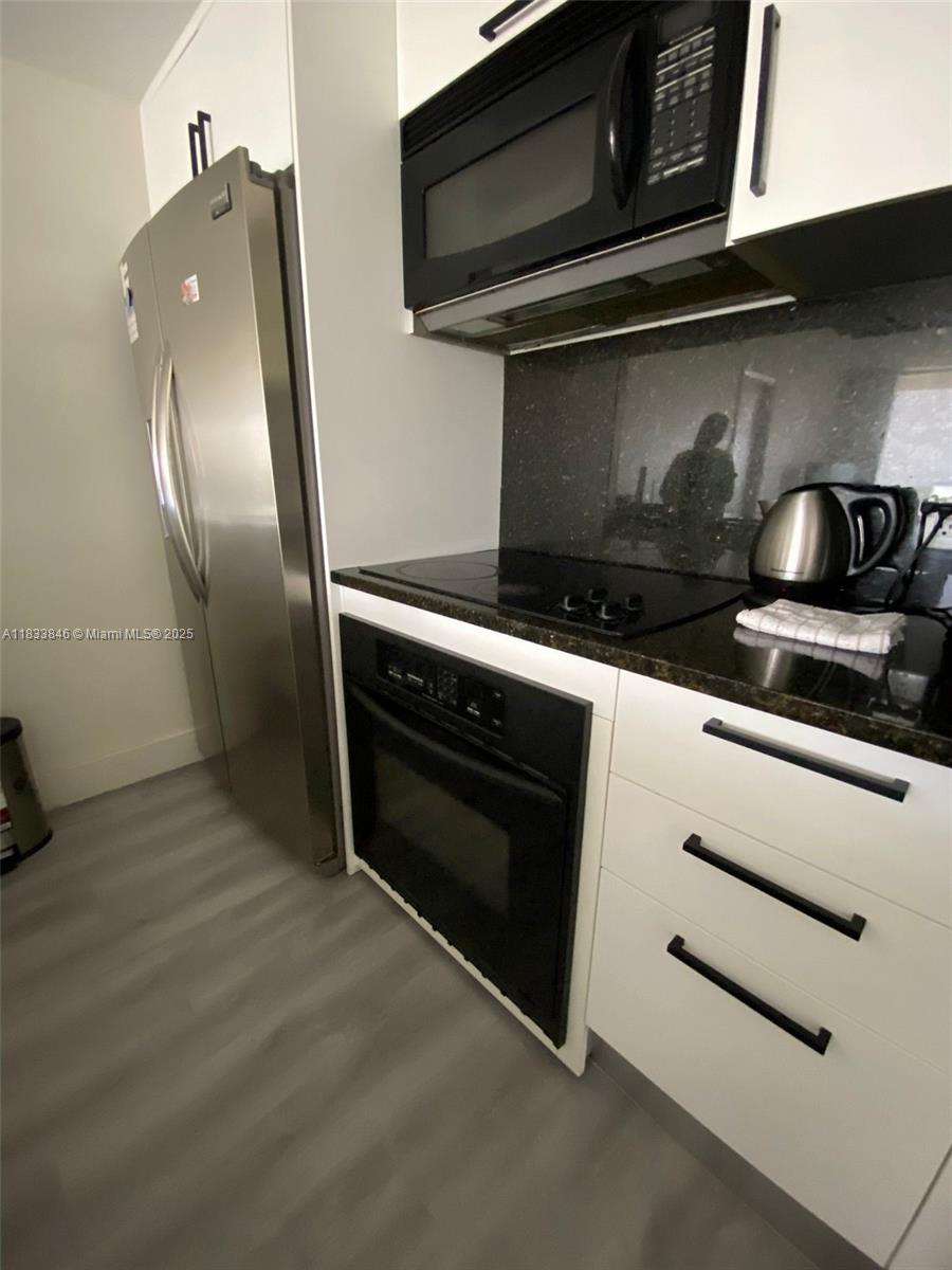 BEACH CLUB CONDO - Residential Lease