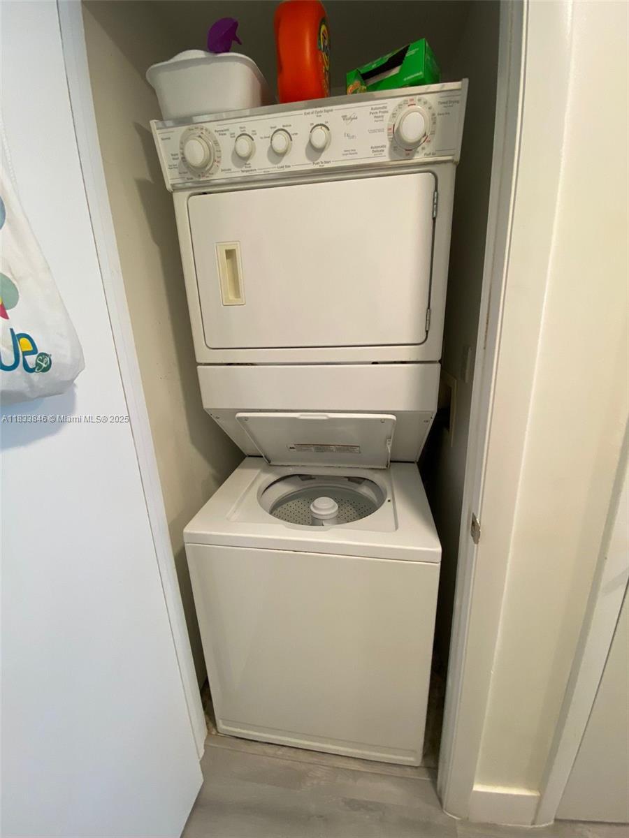 BEACH CLUB CONDO - Residential Lease