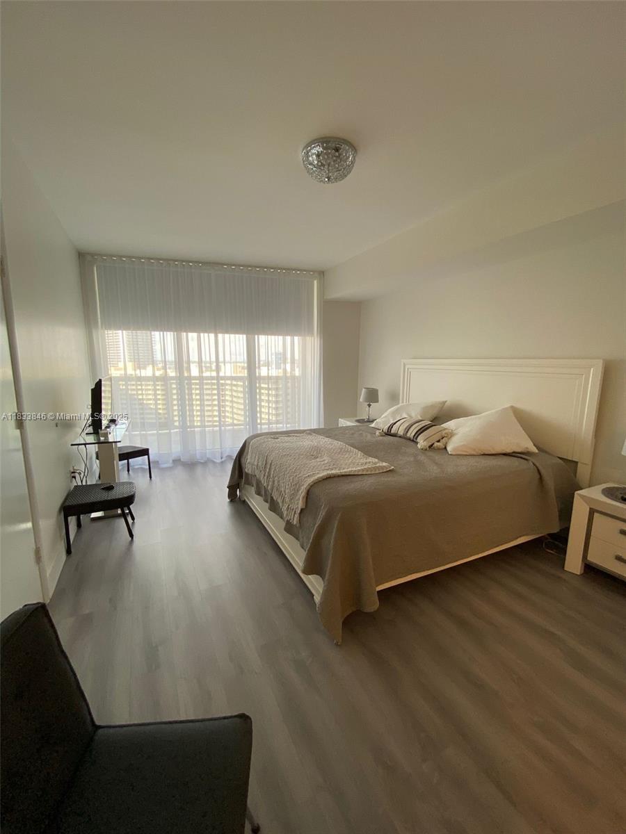 BEACH CLUB CONDO - Residential Lease