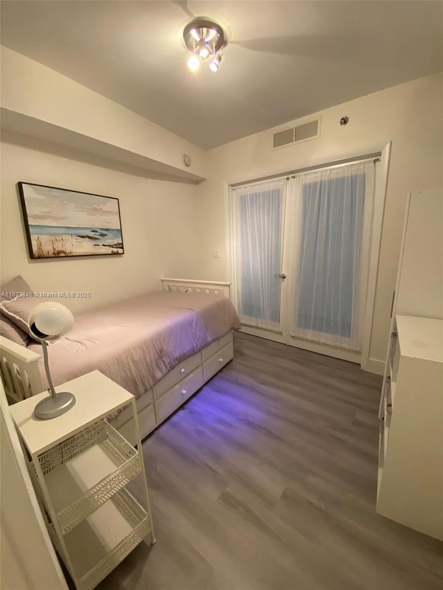 BEACH CLUB CONDO - Residential Lease