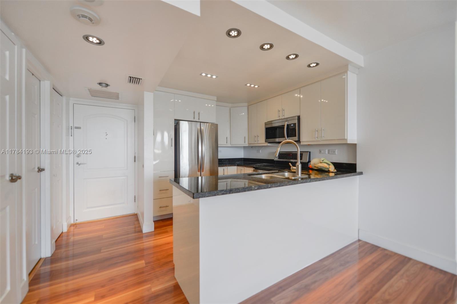 AVENTURA ELDORADO CONDO - Residential
