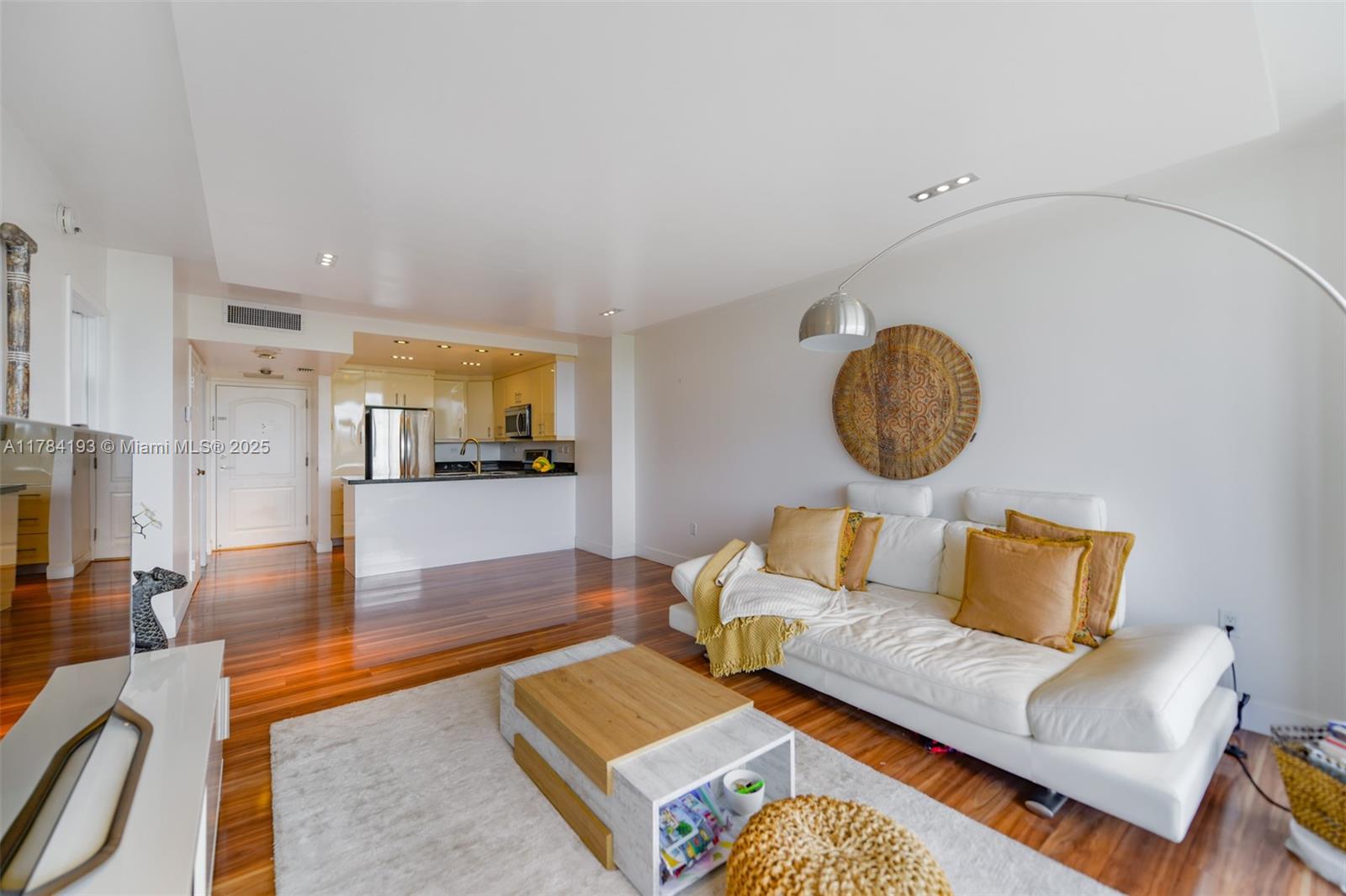 AVENTURA ELDORADO CONDO - Residential