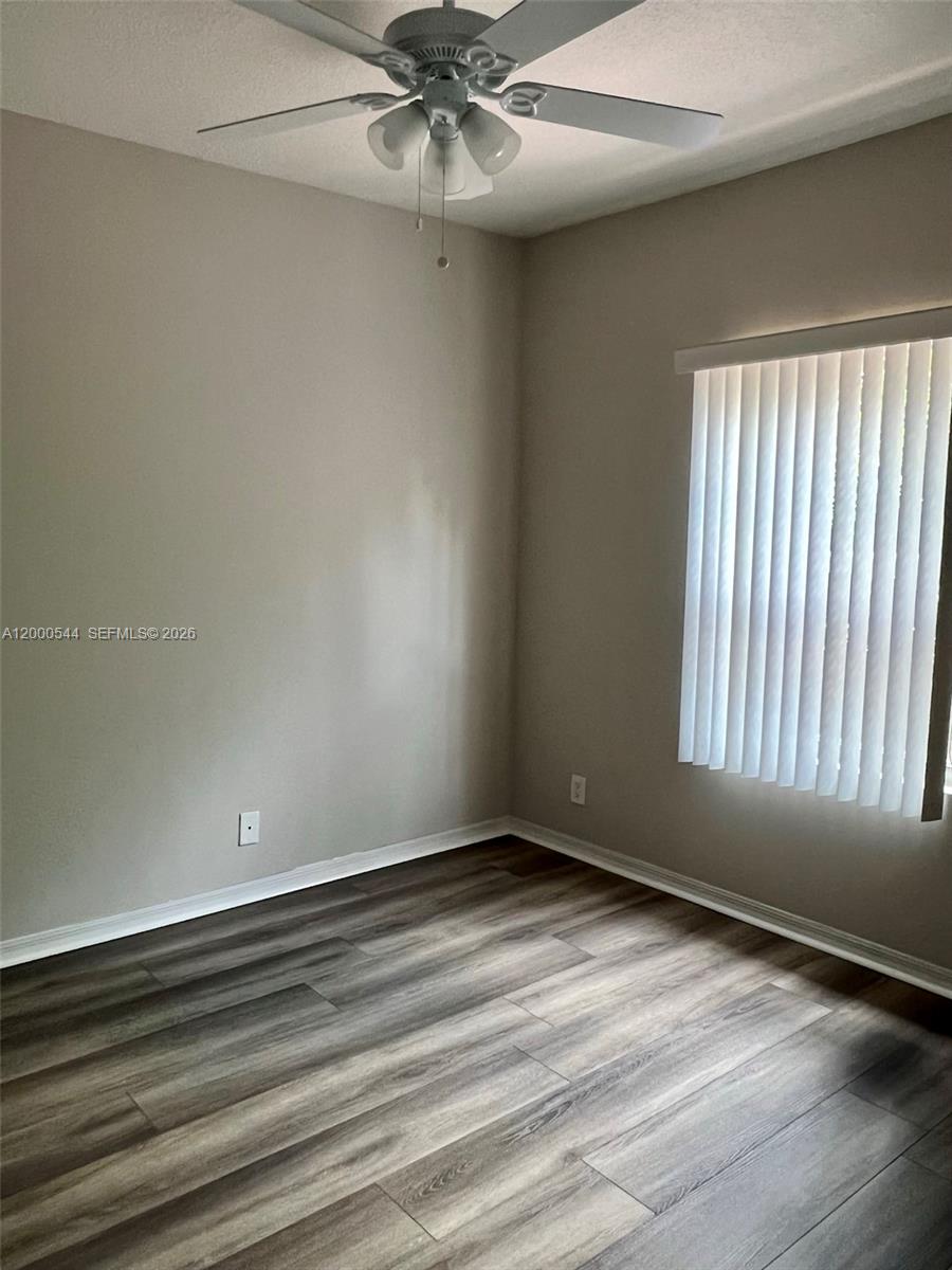 ESTANCIA AT PALM SPRINGS - Residential Lease