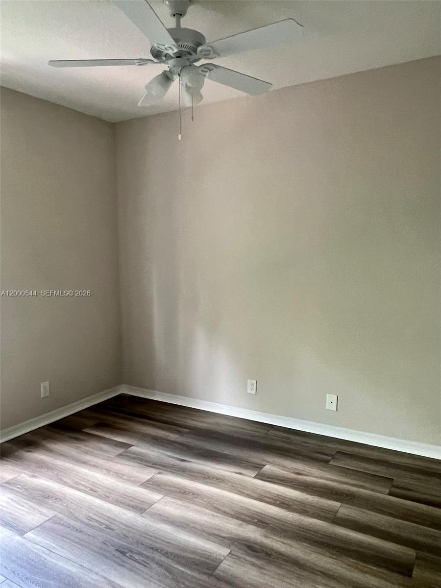 ESTANCIA AT PALM SPRINGS - Residential Lease