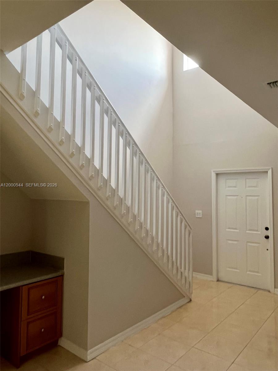 ESTANCIA AT PALM SPRINGS - Residential Lease