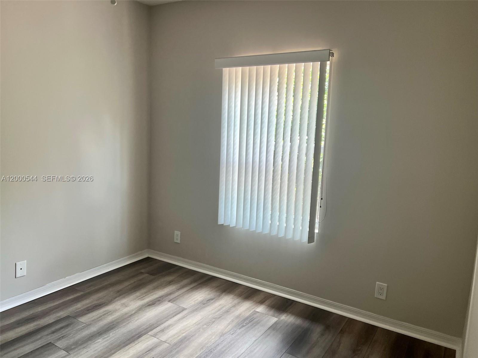 ESTANCIA AT PALM SPRINGS - Residential Lease