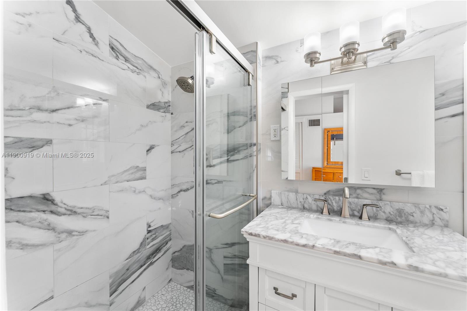 GILL ISLES - Residential