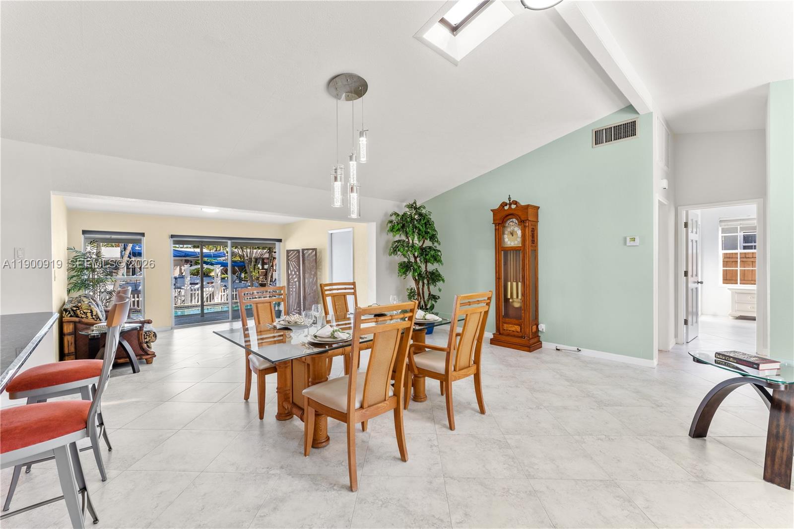 GILL ISLES - Residential