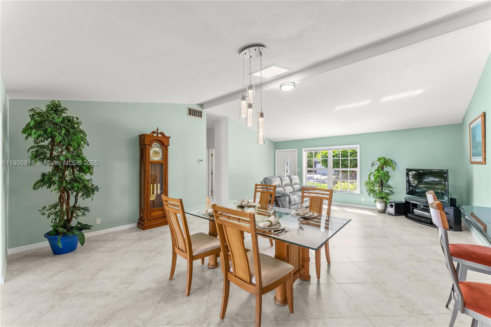 GILL ISLES - Residential