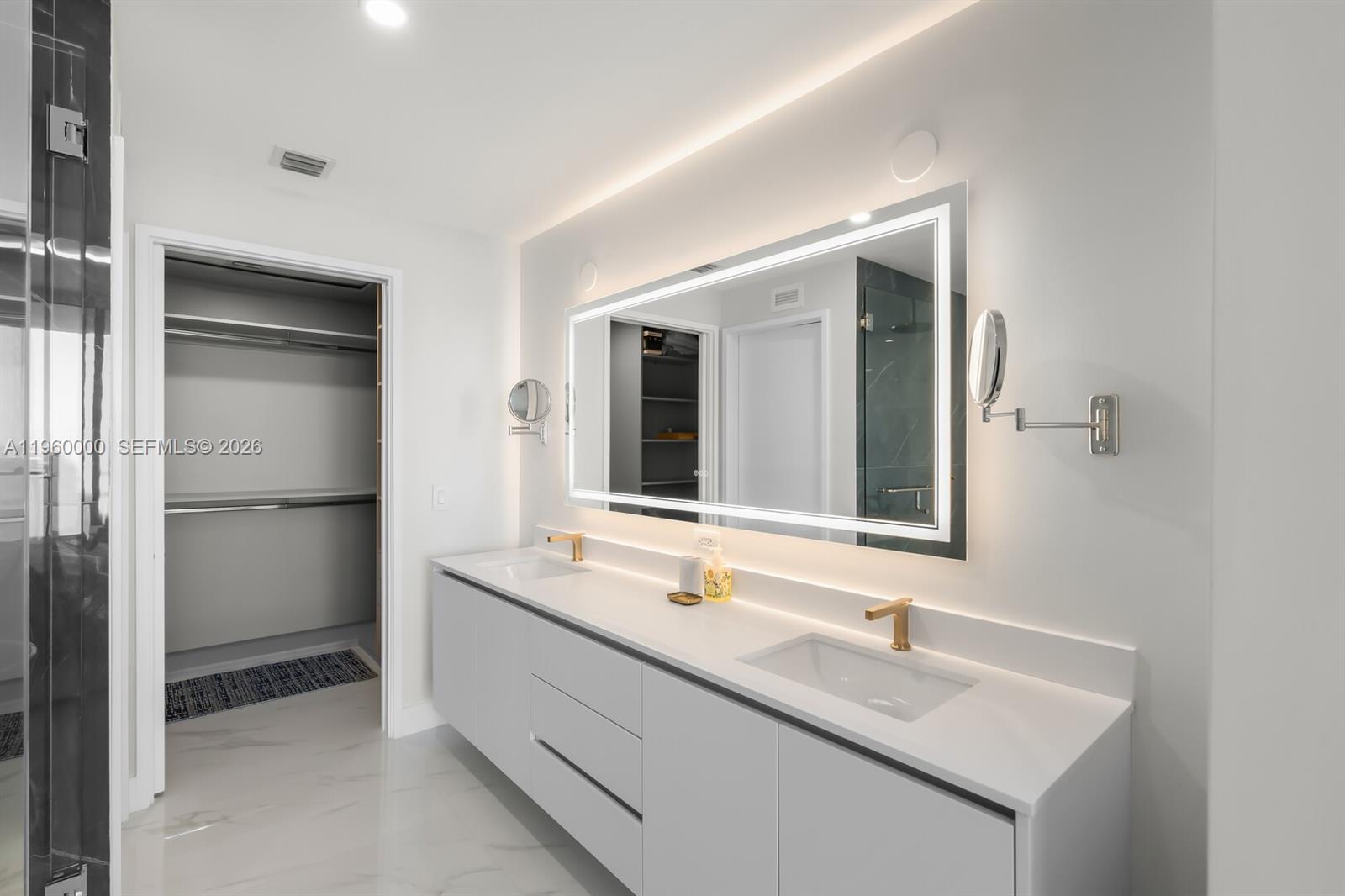 ARIA RESERVE - Residential Lease