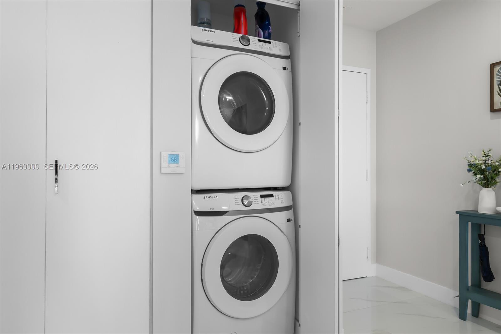 ARIA RESERVE - Residential Lease