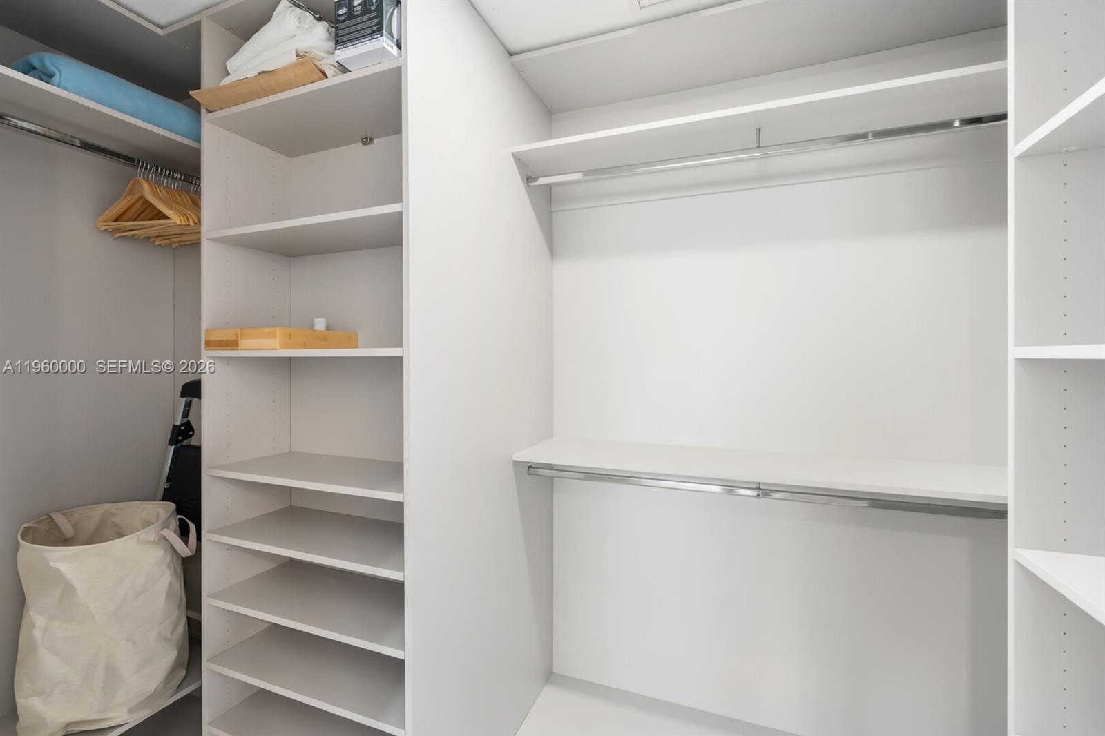 ARIA RESERVE - Residential Lease