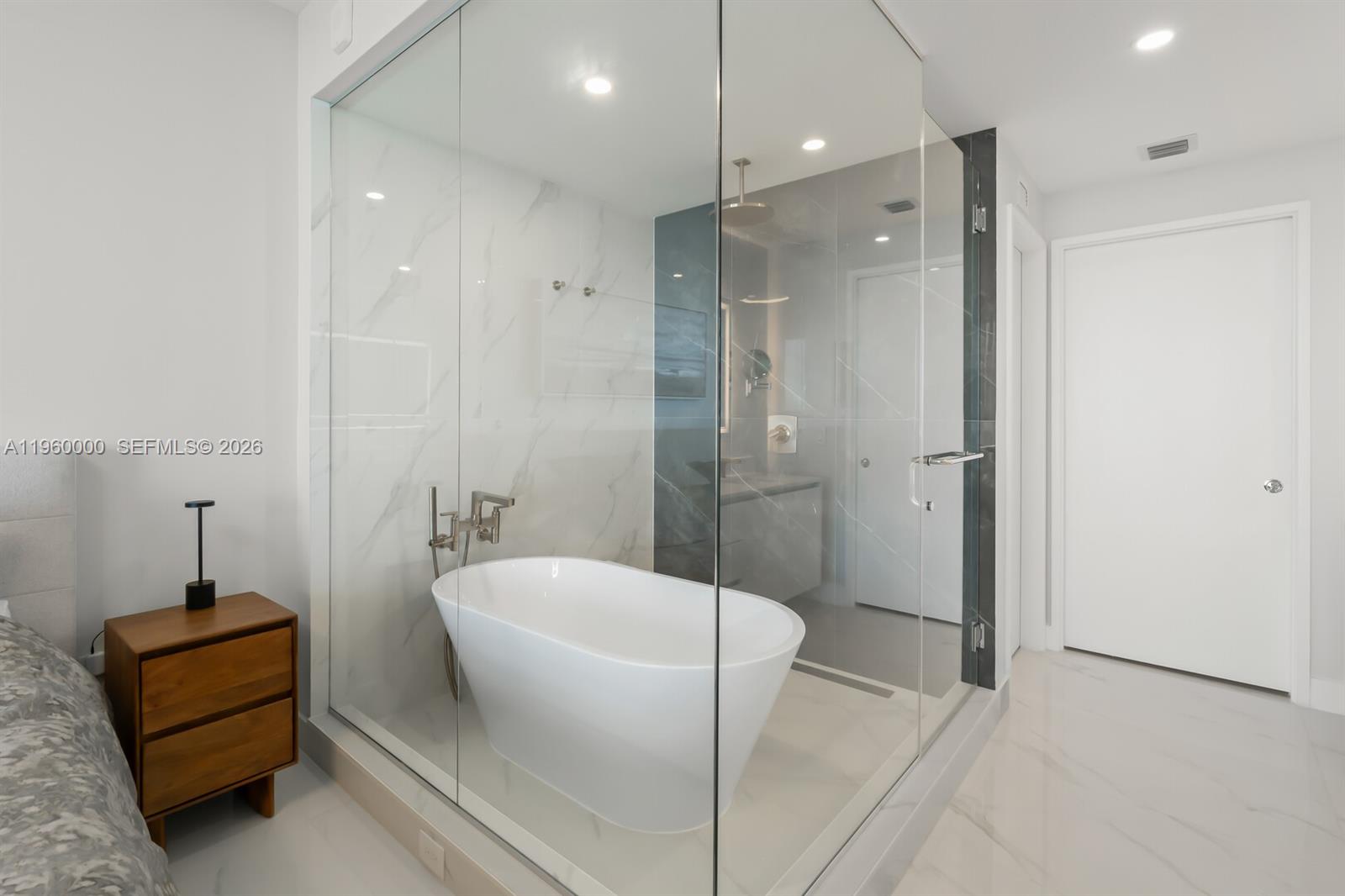 ARIA RESERVE - Residential Lease