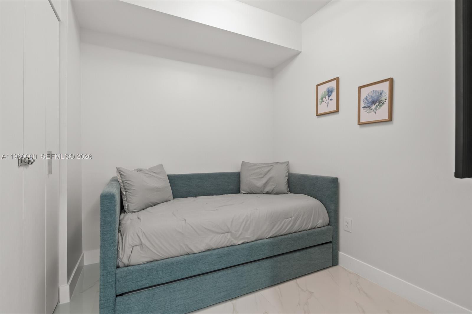 ARIA RESERVE - Residential Lease