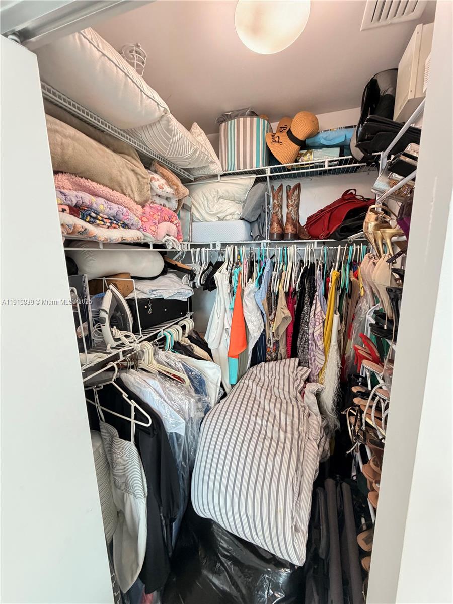 BRICKELL ON THE RIVER N T - Residential Lease