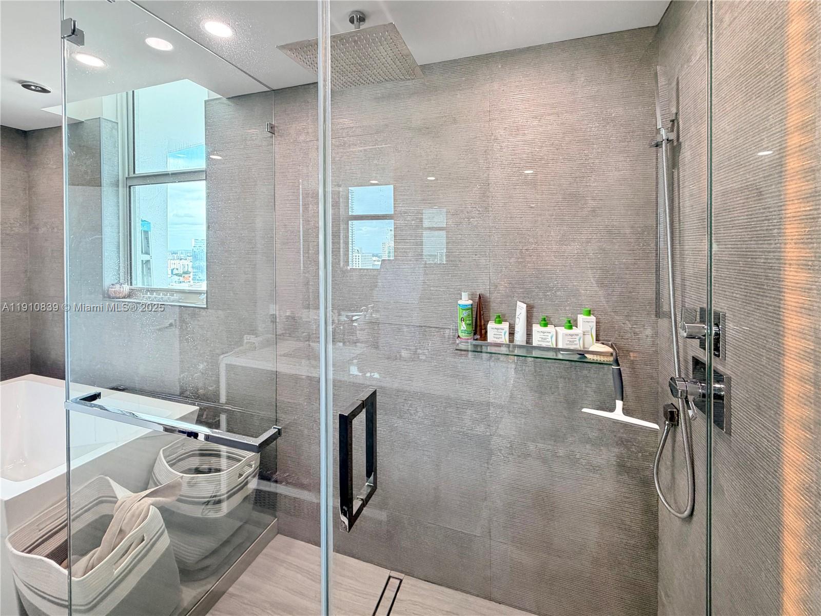 BRICKELL ON THE RIVER N T - Residential Lease