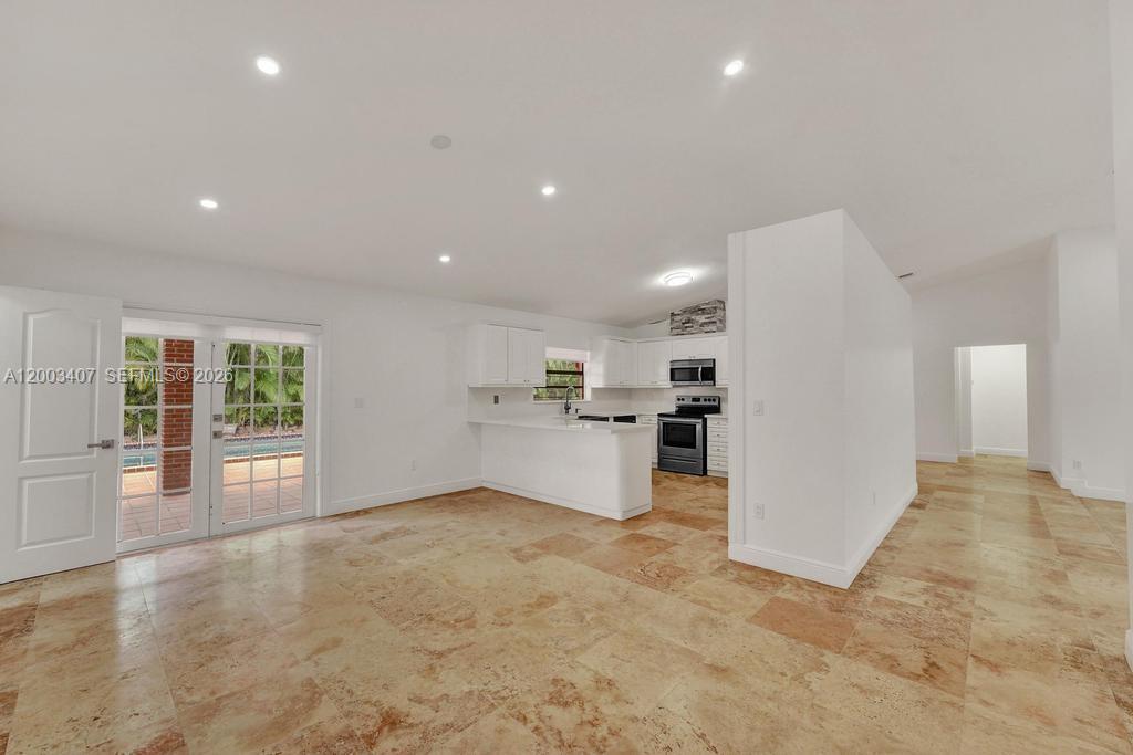 3RD ADDN TO EL DORADO GAR - Residential Lease