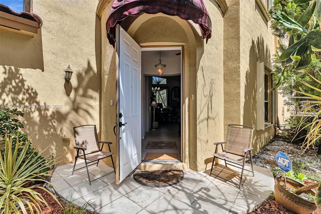 Photo of 14044 SW 54th St, Miramar, FL 33027 (MLS # A12003957)