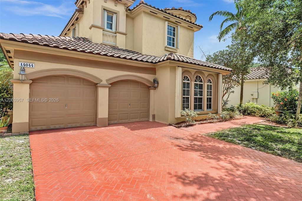 Photo of 14044 SW 54th St, Miramar, FL 33027 (MLS # A12003957)