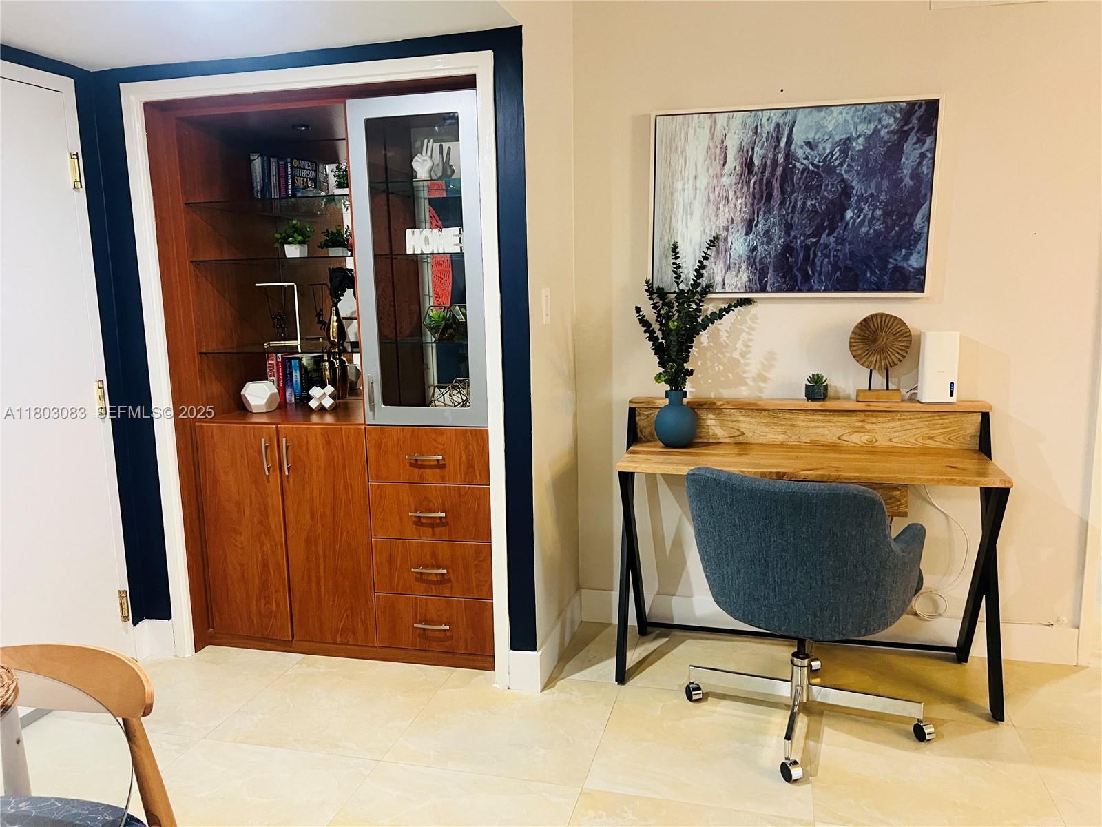 THE ALEXANDER CONDO - Residential