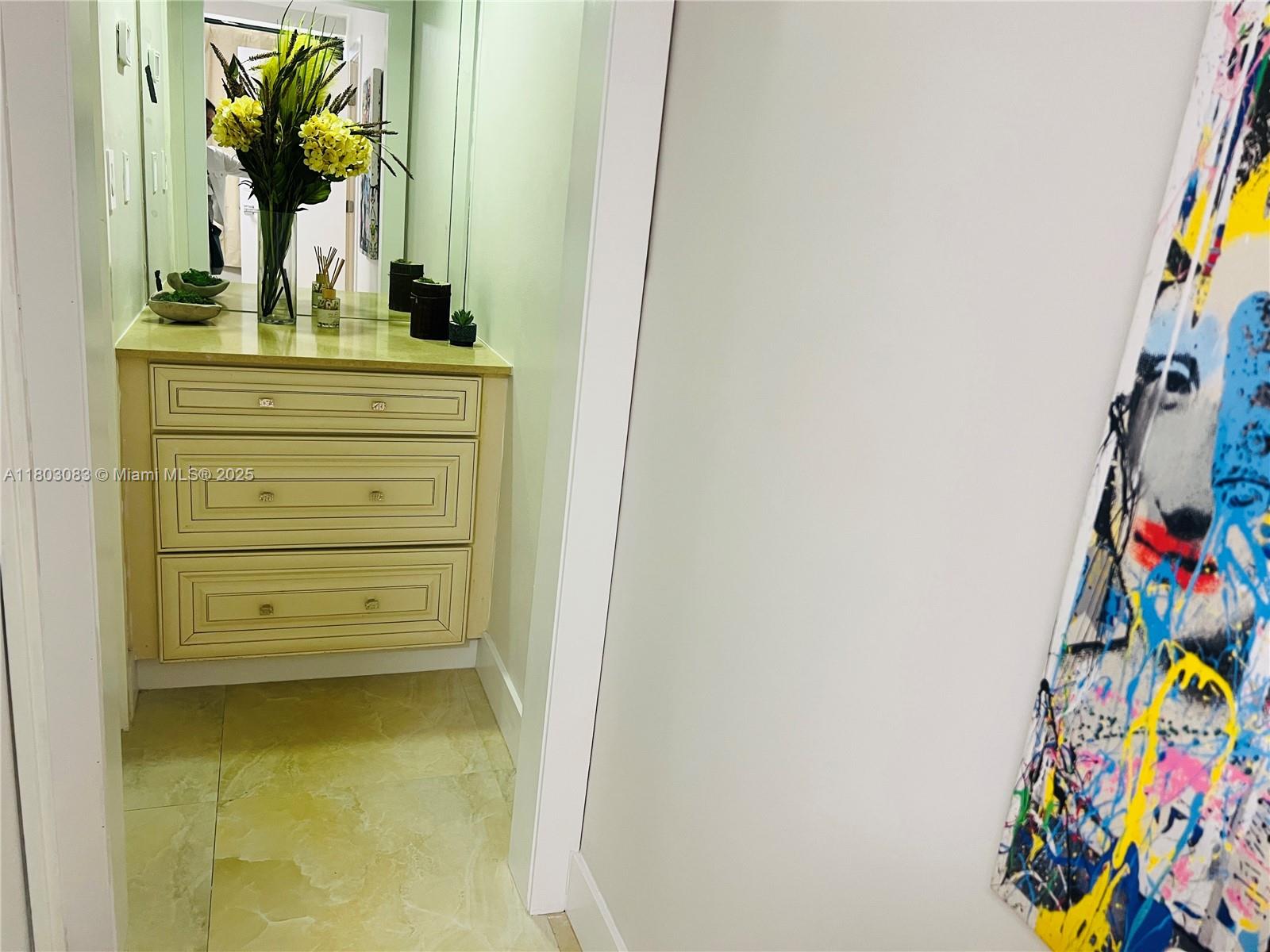 THE ALEXANDER CONDO - Residential